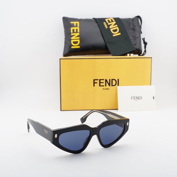Fendi FE40163U 01V Cat Eye Sunglasses - Black/Blue main image 7